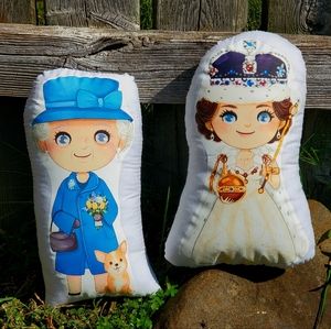 Queen Elizabeth II Pillow Pal Set.